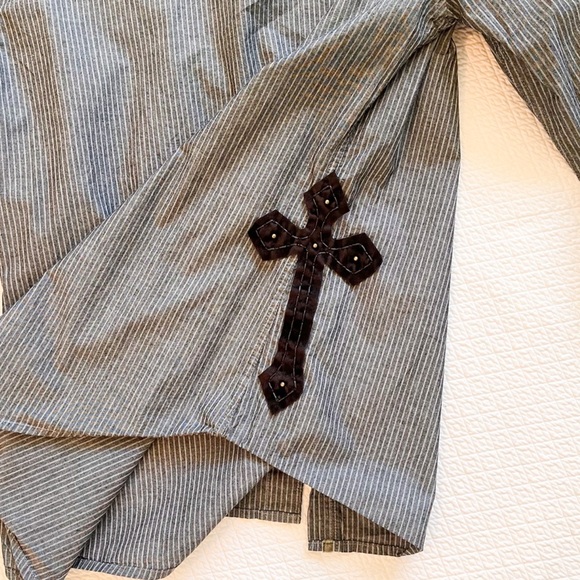 Fender by Rock & Roll Religion Gray Striped Button Down Shirt Size Medium - Picture 3 of 10